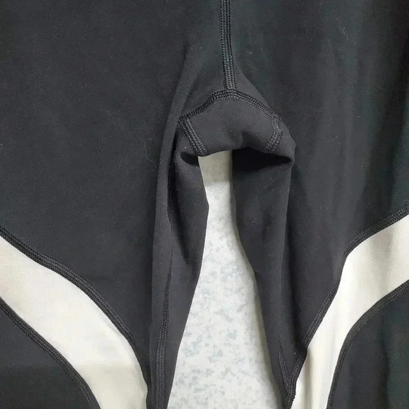 Athleta Salutation Stash Pocket 7/8 Tight Black - Picture 5 of 7